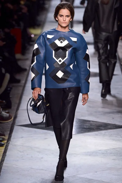 Look 5